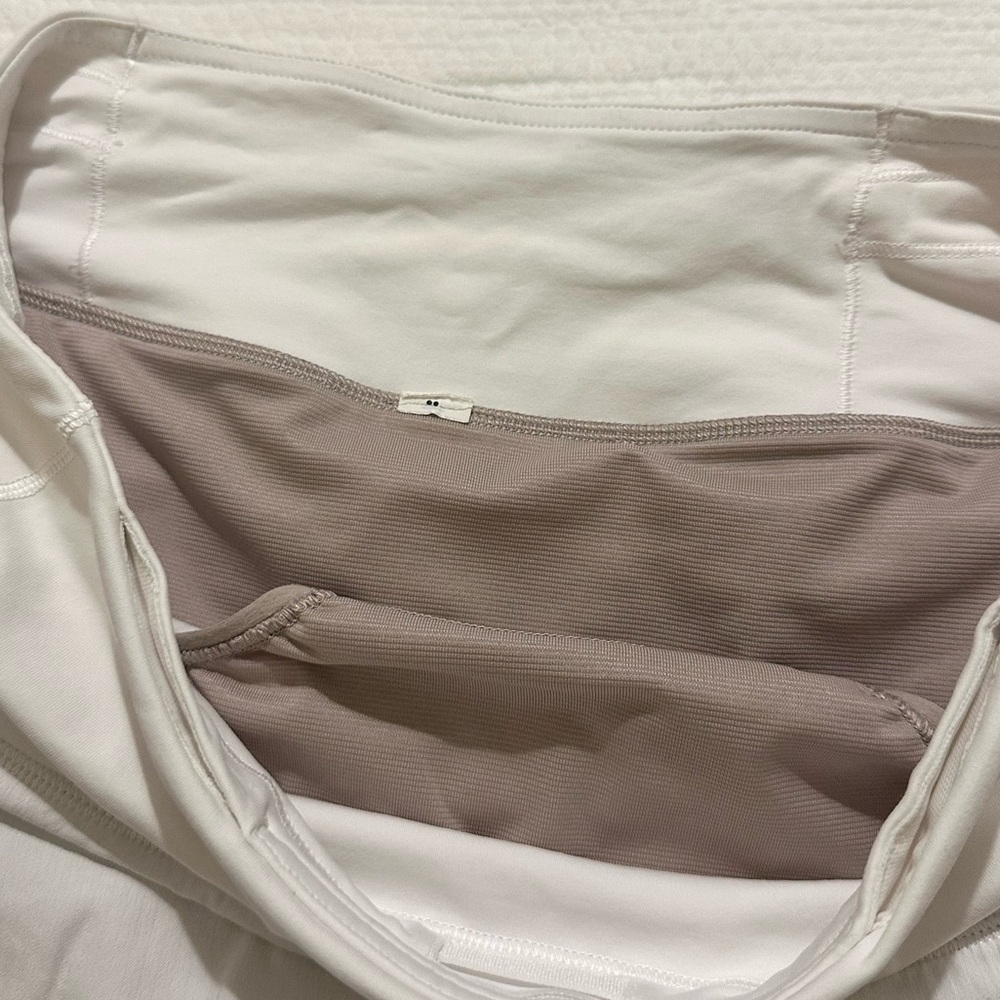 Lululemon Speed Up Short Long *4" - White SZ 6 - Picture 5 of 7